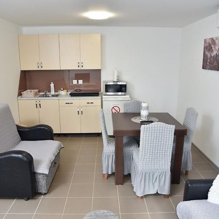 Boja Zalaska - Kameni Apartman Jagodina Eksteriør bilde